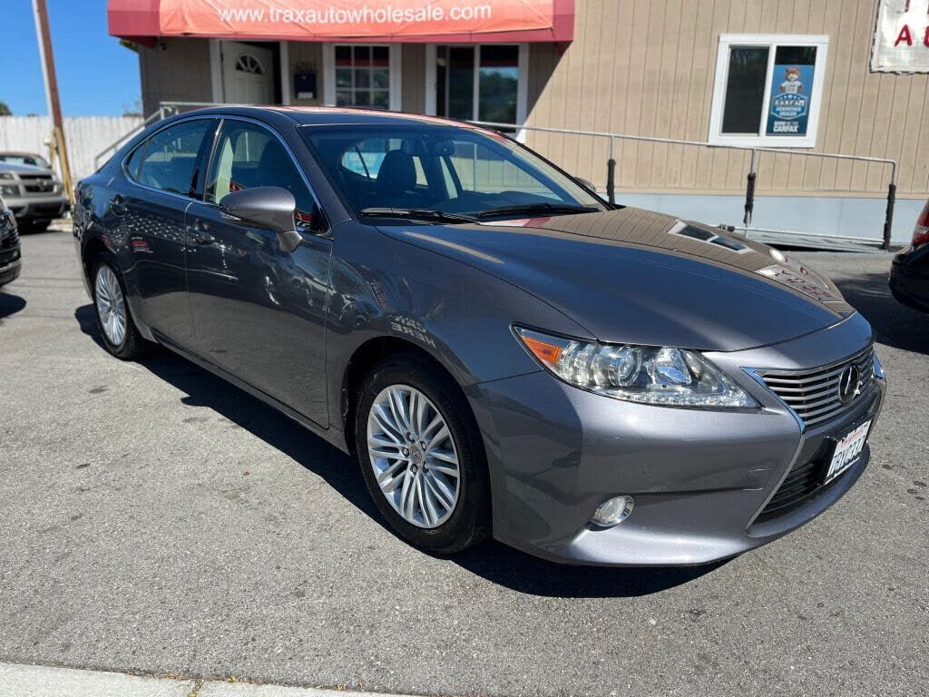 2013 LEXUS ES