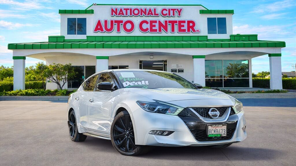 2017 NISSAN Maxima