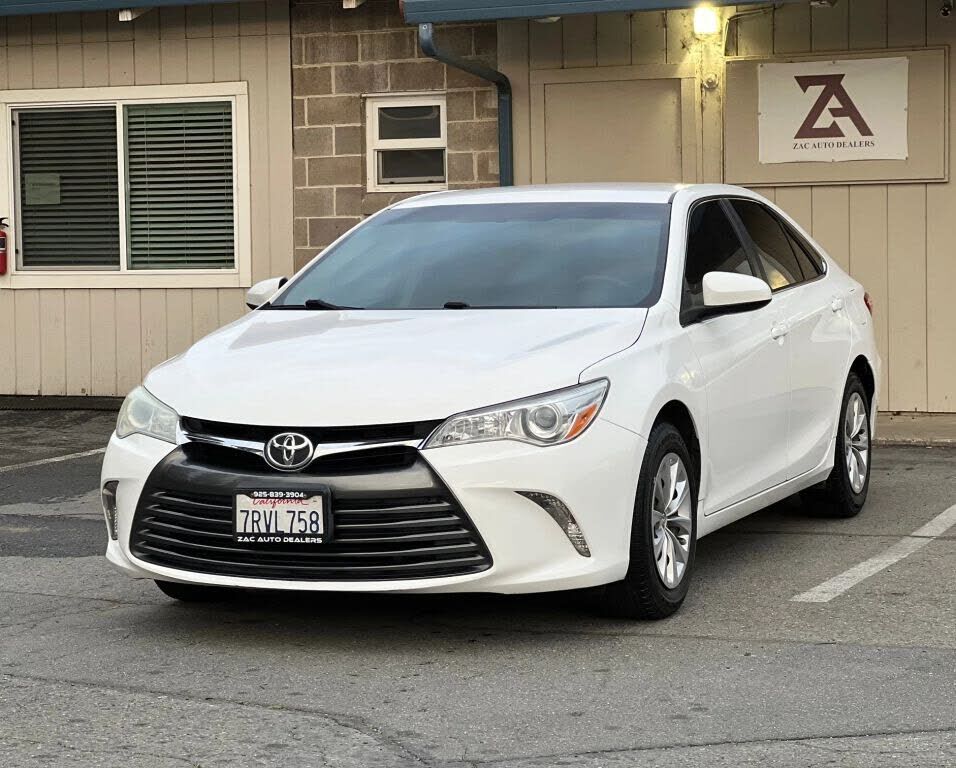 2016 TOYOTA Camry