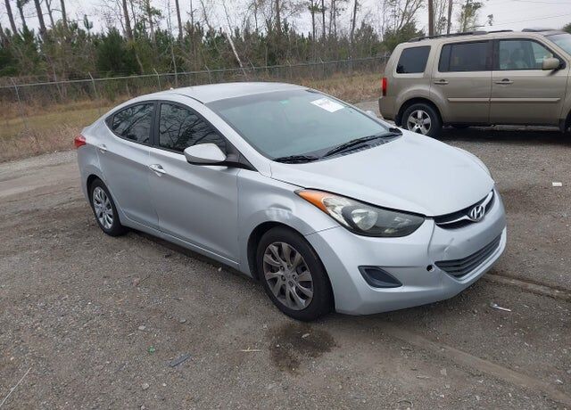 2012 HYUNDAI Elantra