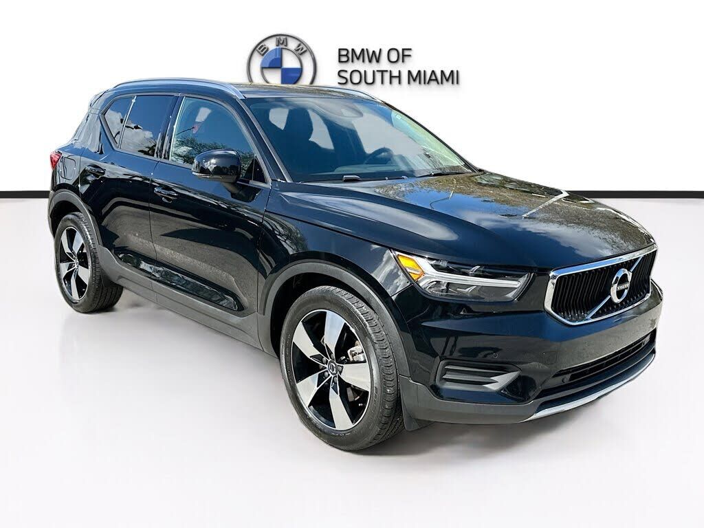 2020 VOLVO XC40