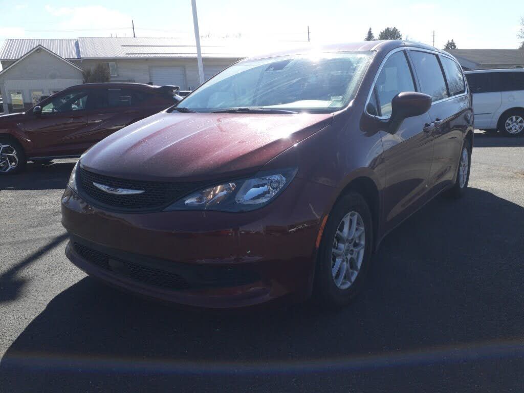 2023 CHRYSLER Voyager