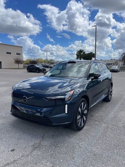 2025 VOLVO EX90