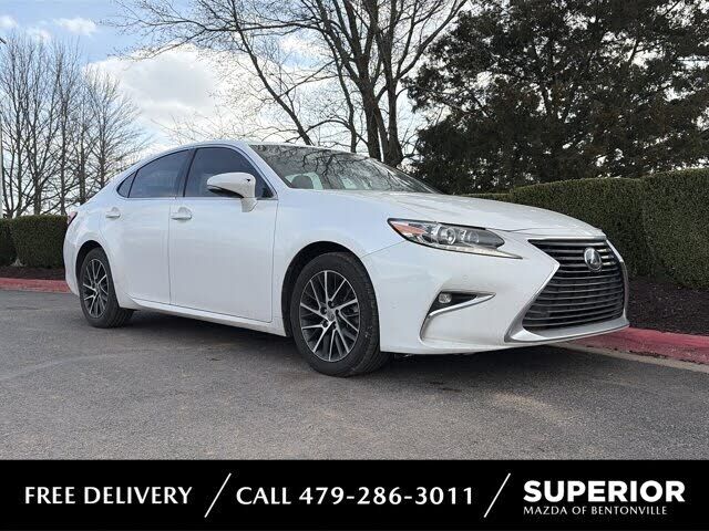2017 LEXUS ES