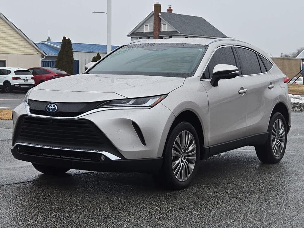 2024 TOYOTA Venza