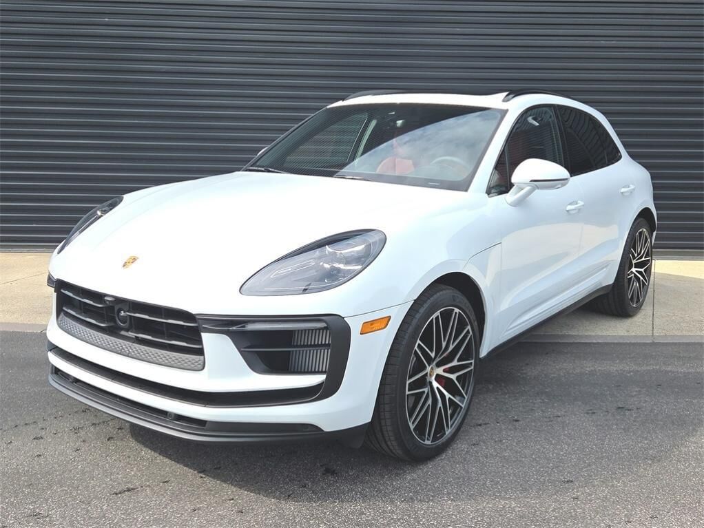 2025 PORSCHE Macan