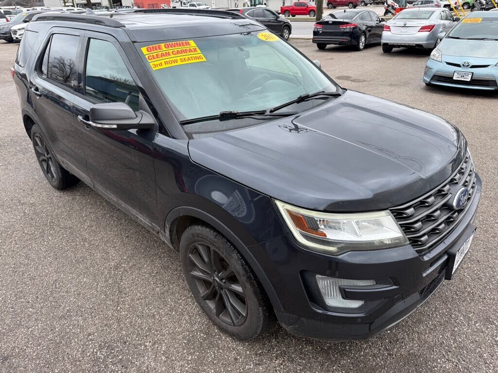 2017 FORD Explorer