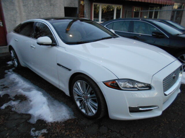 2016 JAGUAR XJ