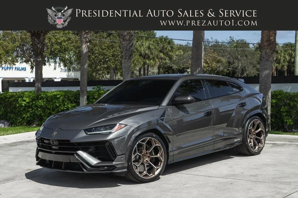 2023 LAMBORGHINI URUS