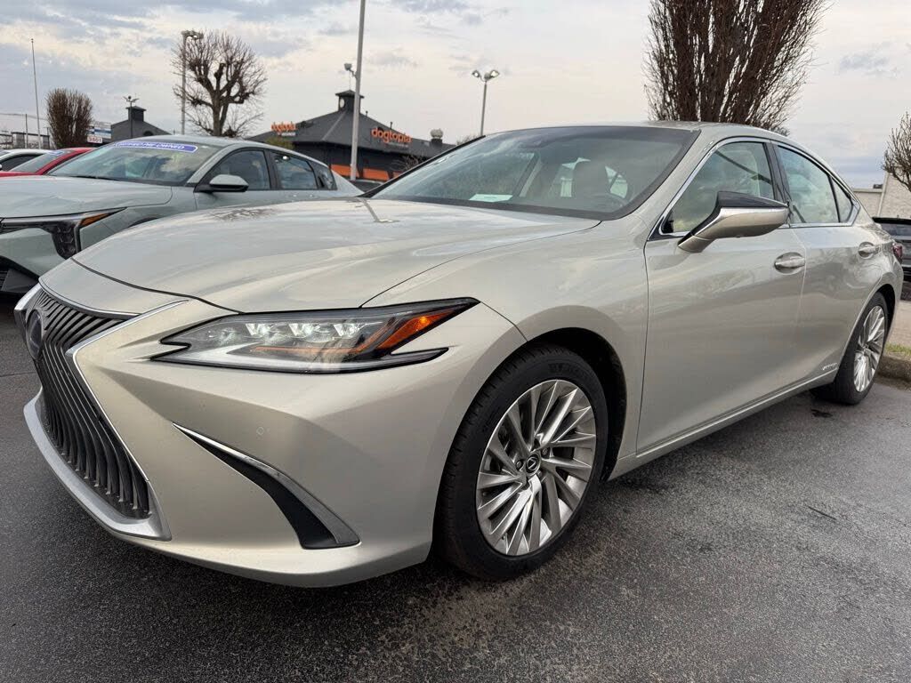 2019 LEXUS ES