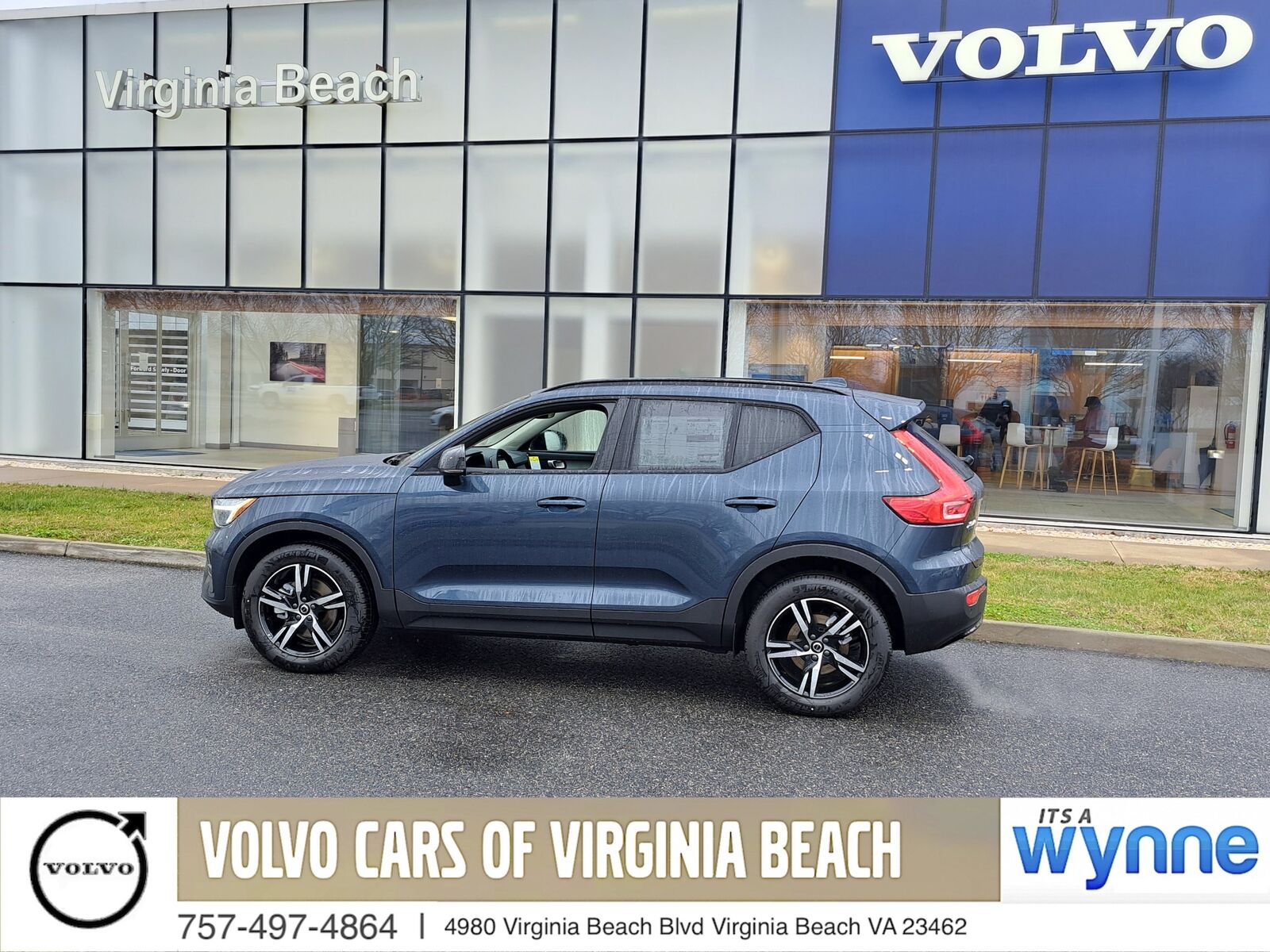 2026 VOLVO XC40