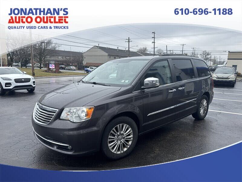 2015 CHRYSLER Town and Country