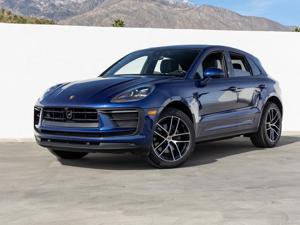2025 PORSCHE Macan