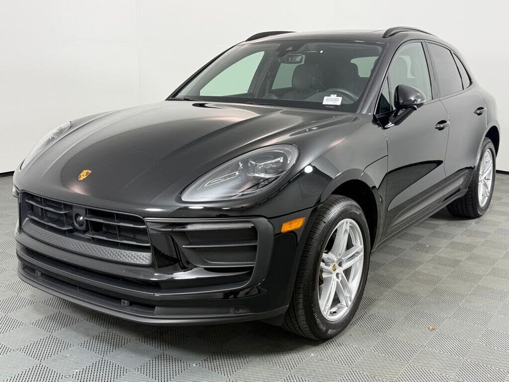 2022 PORSCHE Macan