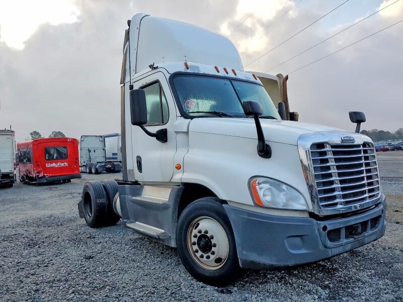 2016 FREIGHTLINER Cascadia