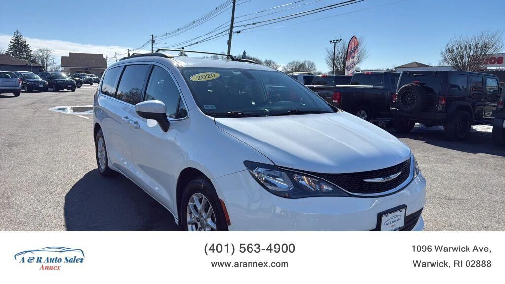 2020 CHRYSLER Voyager