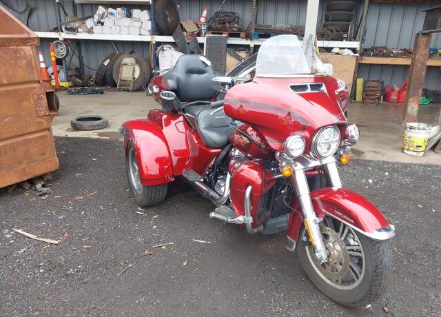 2023 HARLEY DAVIDSON FLHTCUTG / Tri Glide Ultra