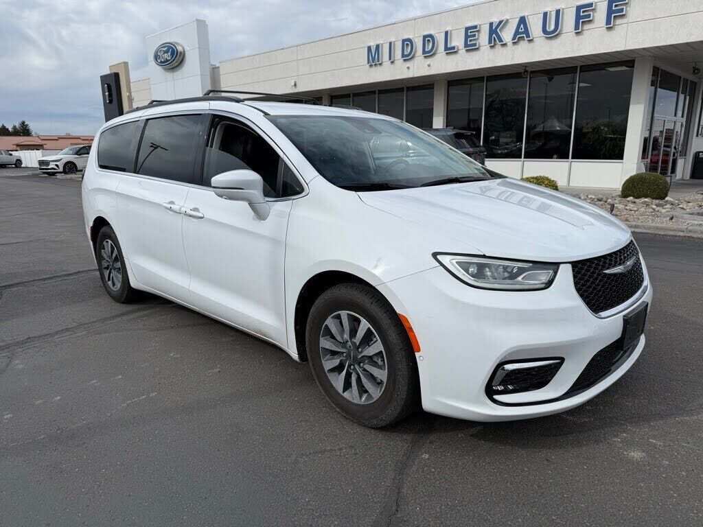 2022 CHRYSLER Pacifica