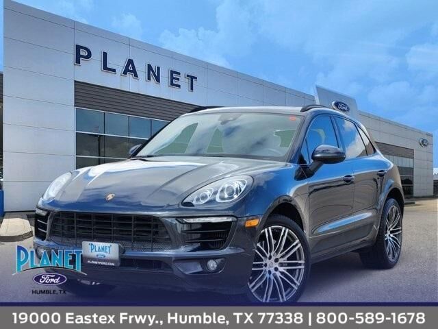 2017 PORSCHE Macan