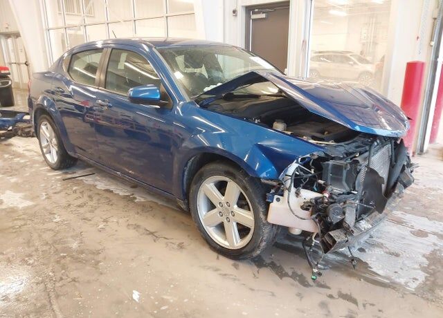 2013 DODGE Avenger