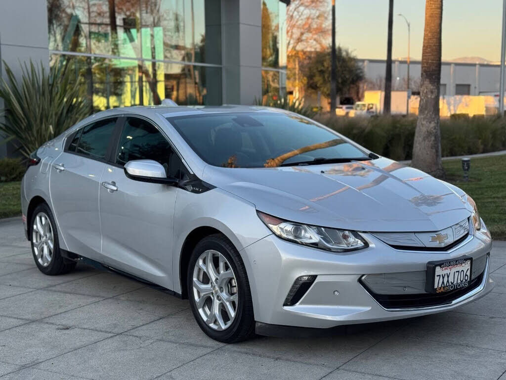 2017 CHEVROLET Volt