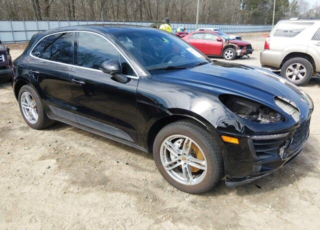 2015 PORSCHE Macan