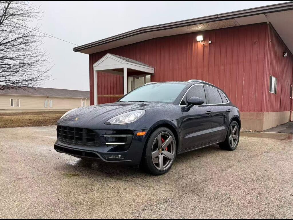 2017 PORSCHE Macan