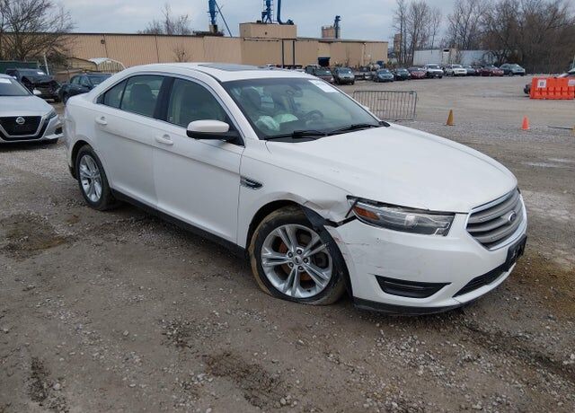 2013 FORD Taurus