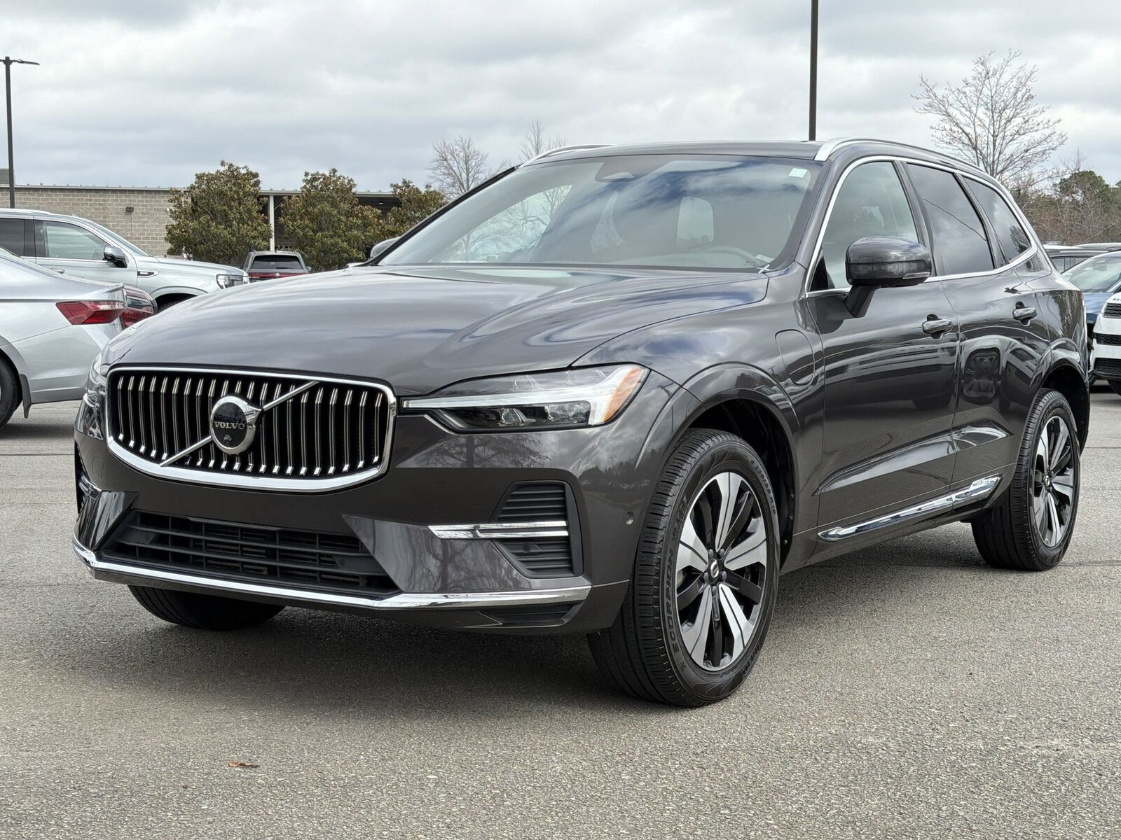 2023 VOLVO XC60