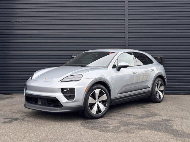 2024 PORSCHE Macan