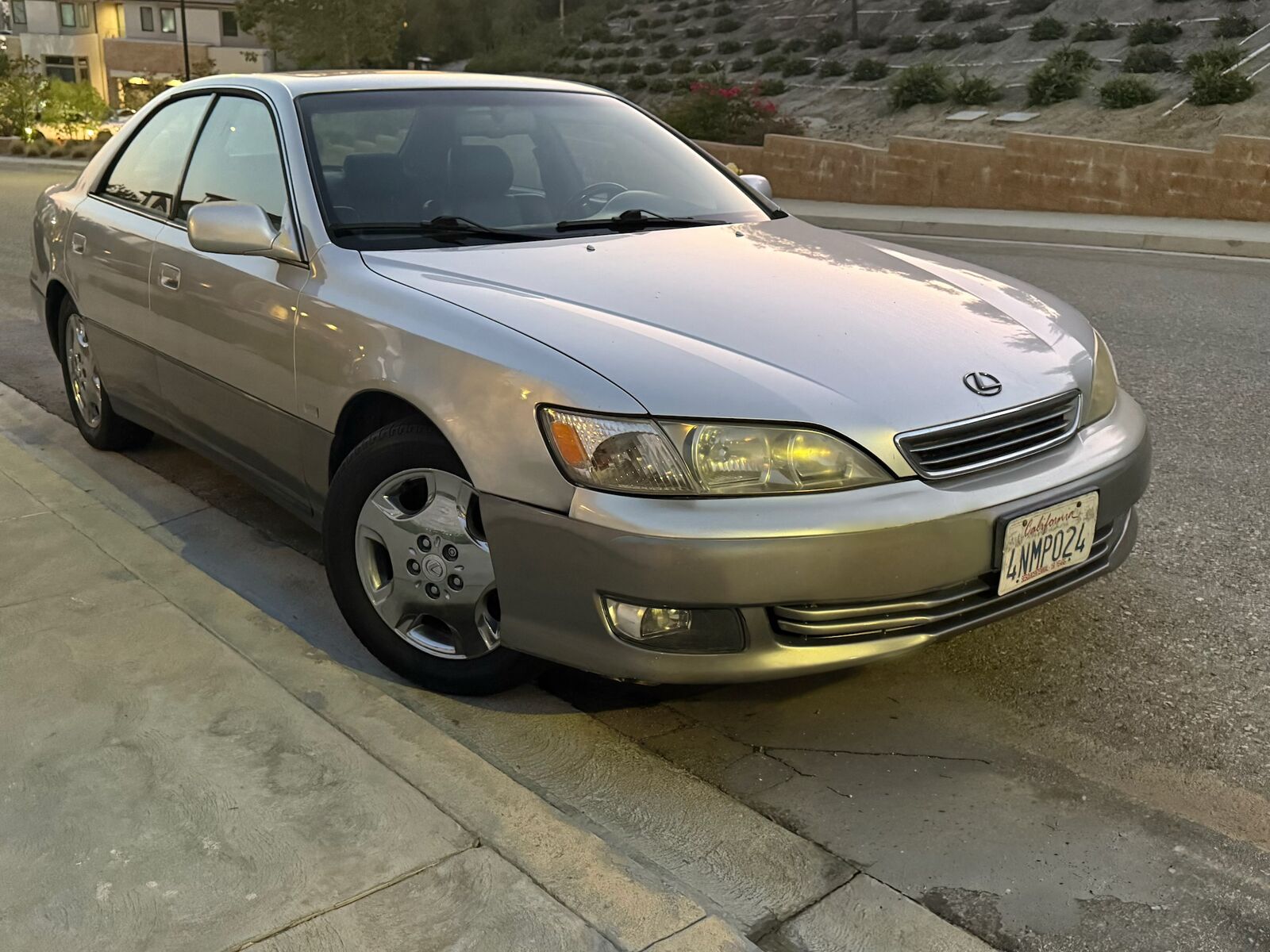 Lexus ES