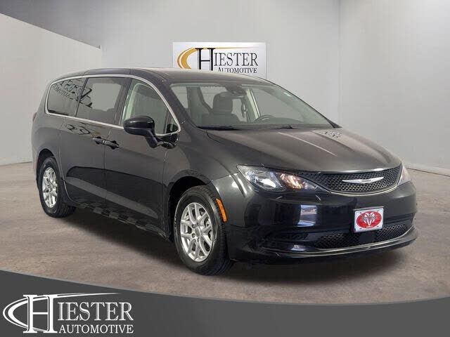 2023 CHRYSLER Voyager