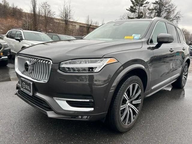 2023 VOLVO XC90