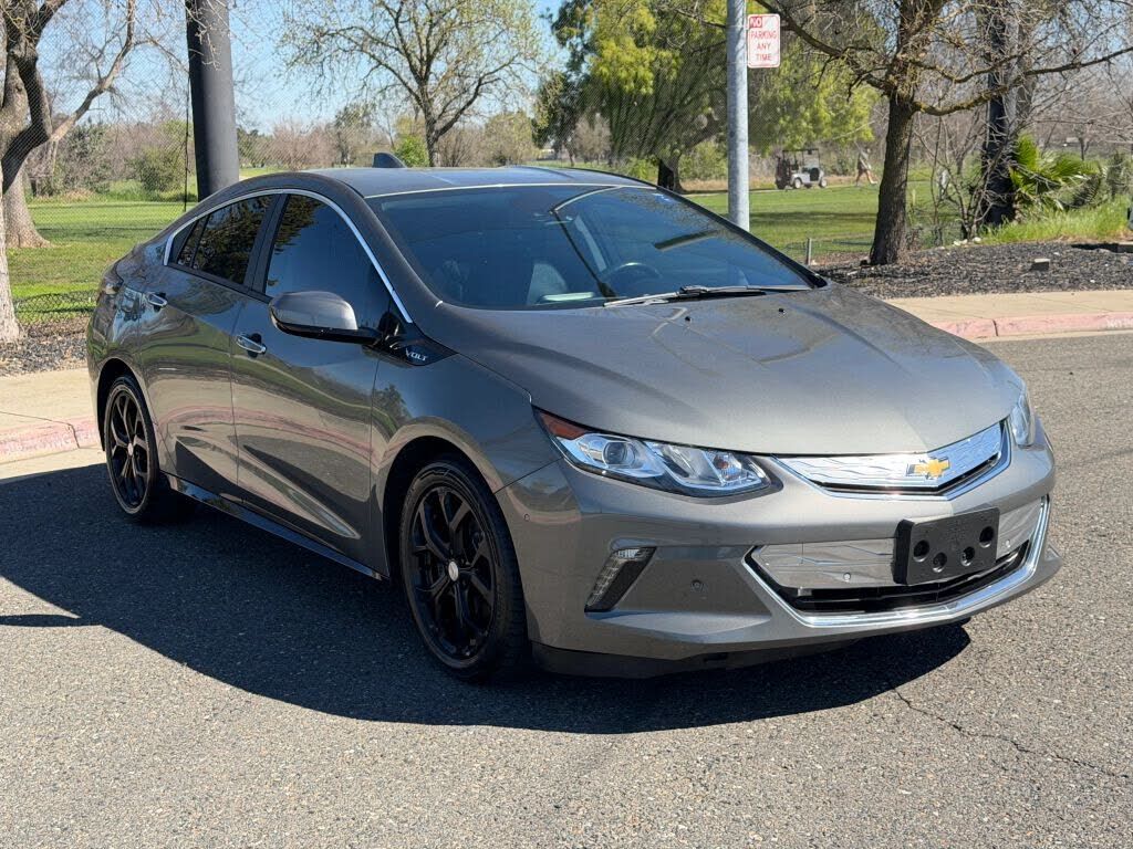 2017 CHEVROLET Volt
