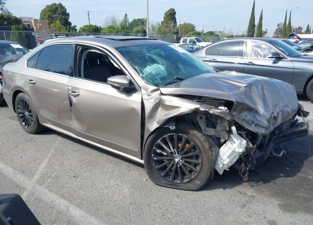 2016 VOLKSWAGEN Passat