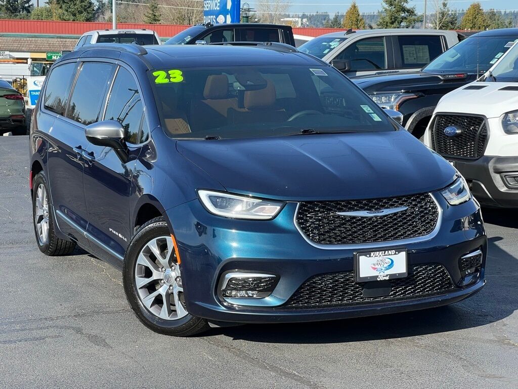 2023 CHRYSLER Pacifica
