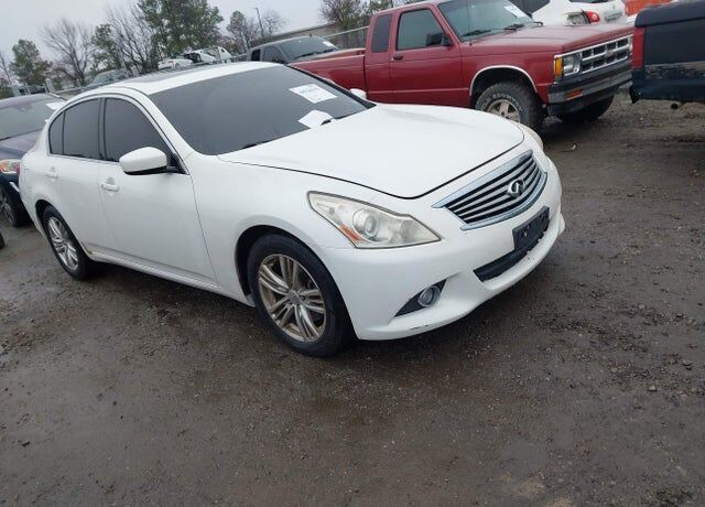 2013 INFINITI G37