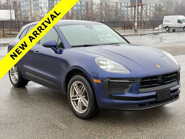2024 PORSCHE Macan