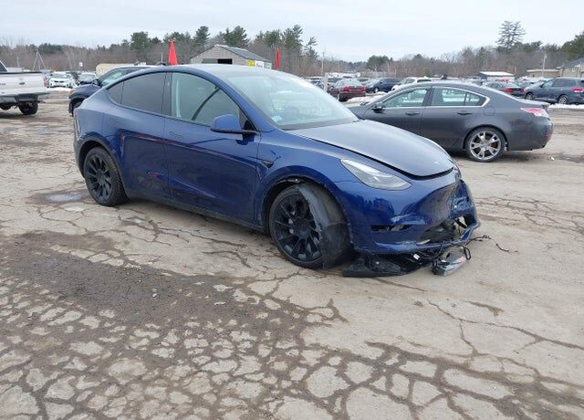 2024 TESLA Model Y