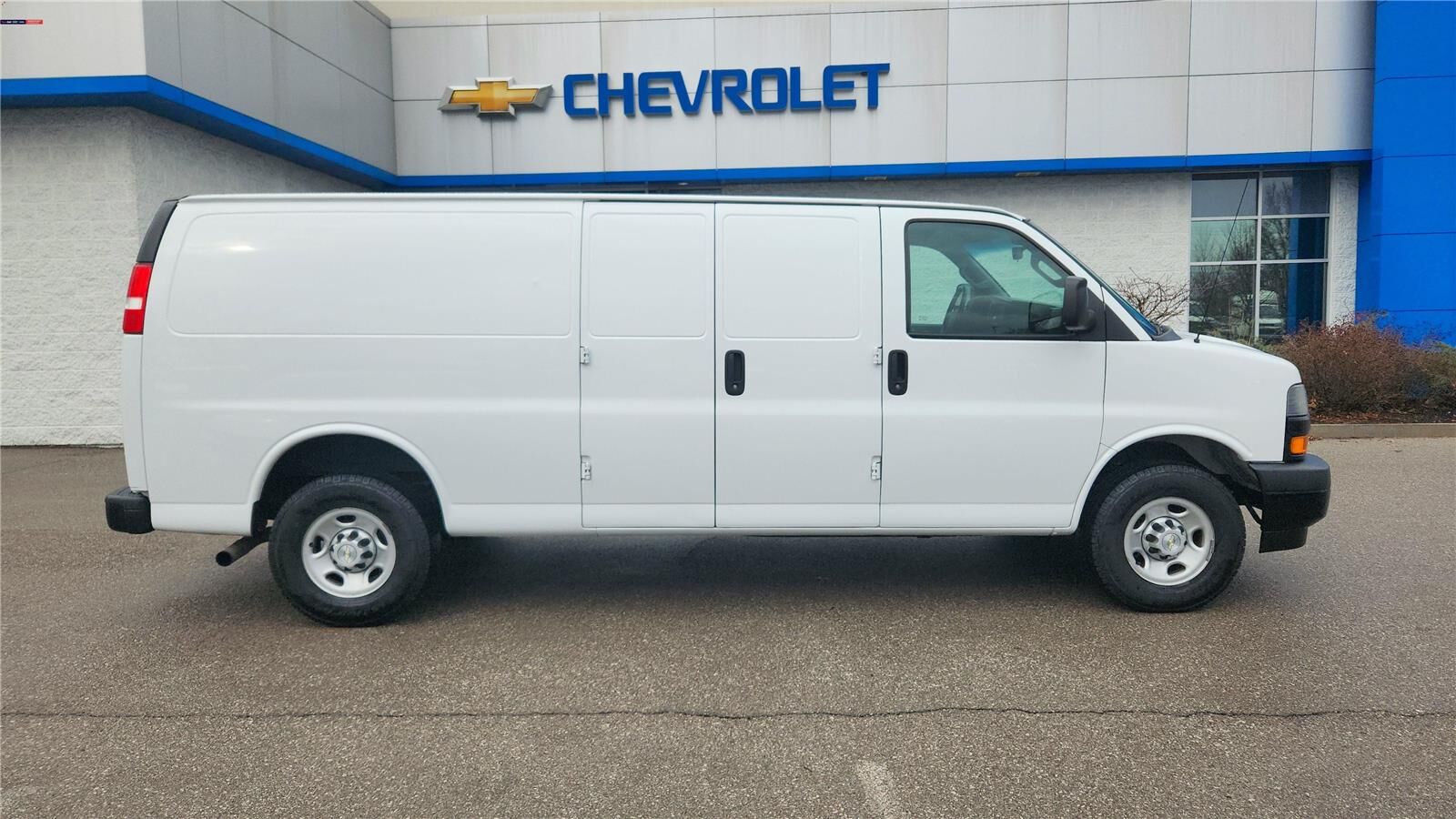 2021 CHEVROLET Express