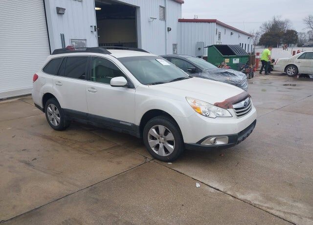 2011 SUBARU Outback