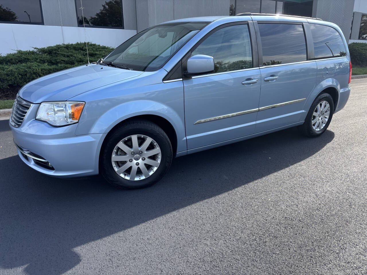 2013 CHRYSLER Town and Country