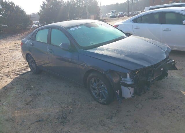 2024 HYUNDAI Elantra