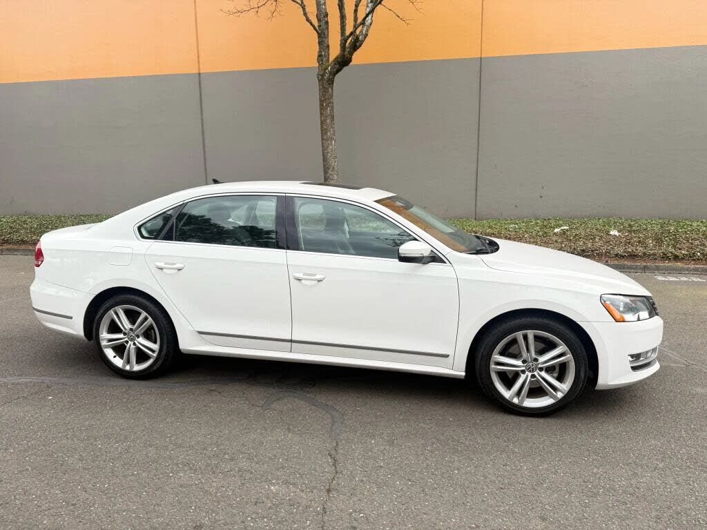 2014 VOLKSWAGEN Passat