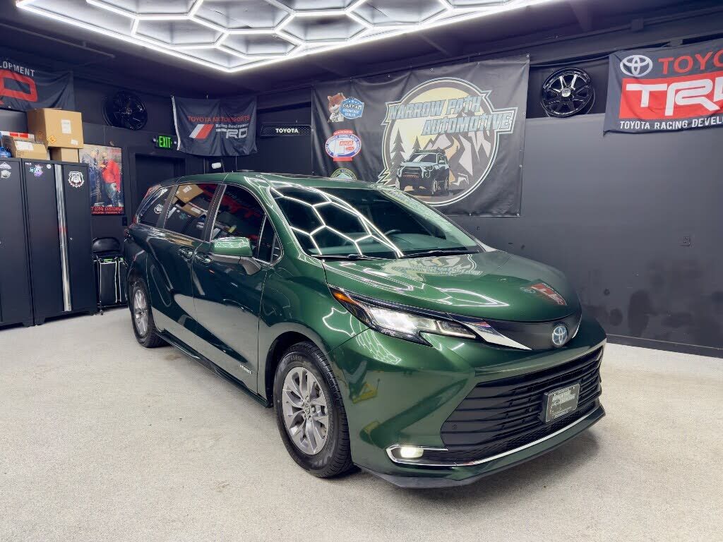 2021 TOYOTA Sienna