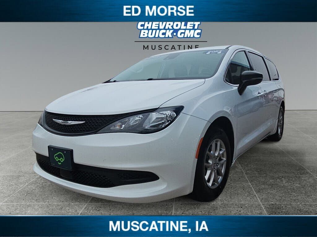 2024 CHRYSLER Voyager