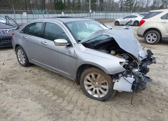 2013 CHRYSLER 200