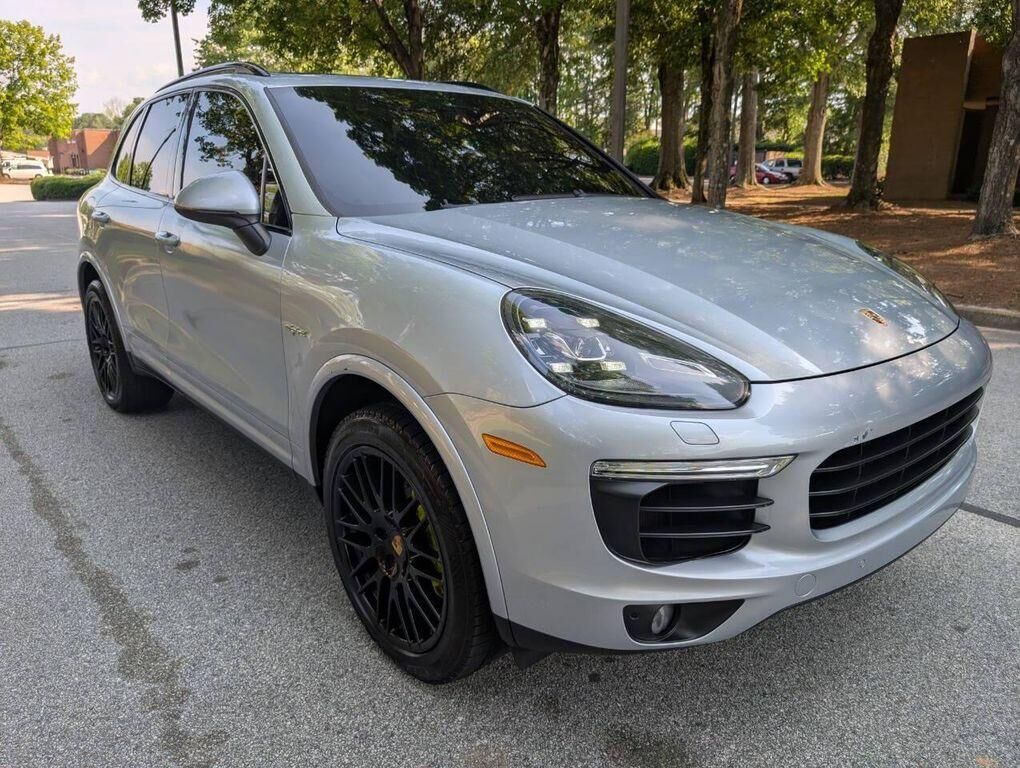 2018 PORSCHE Cayenne