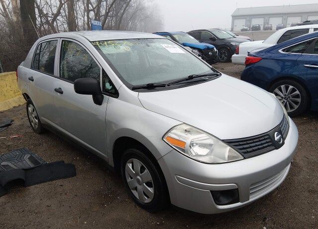2011 NISSAN Versa