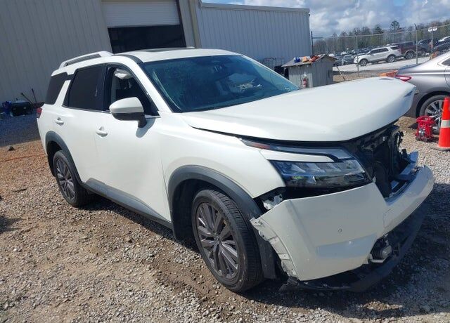 2022 NISSAN Pathfinder
